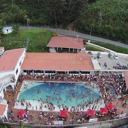 Sky Club Eco Hotel Belen de Umbria Bagian luar foto