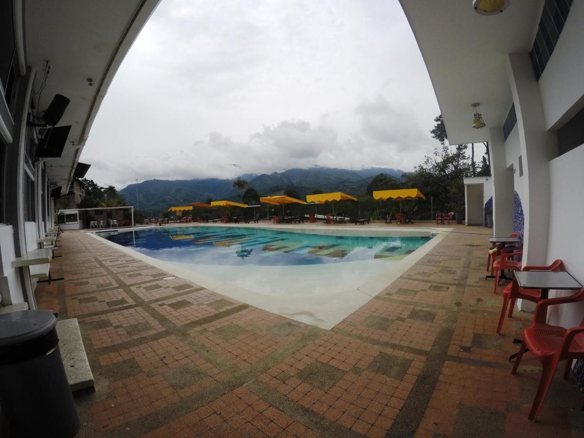 Sky Club Eco Hotel Belen de Umbria Bagian luar foto